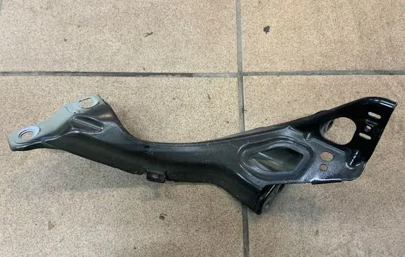 Audi A6 S6 C7 4G Fender mounting bracket 4G0821135A