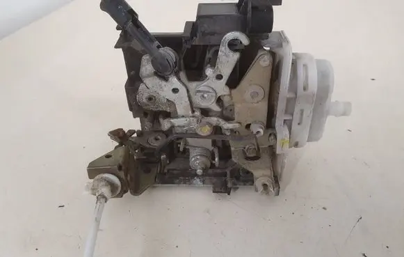 Audi A4 S4 B5 8D Front door lock 8D1837016F