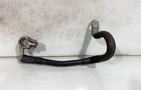 Volkswagen PASSAT B6 Positive cable (battery) 1t0971235a