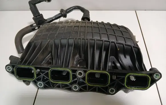 Volkswagen PASSAT B7 Intake manifold 03C129711AJ ZSB709AT 110283