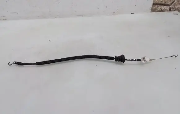 Volkswagen PASSAT B6 Front door cable line 