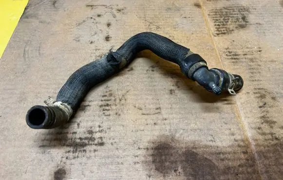 Dacia Dokker Engine coolant pipe/hose 924107911R