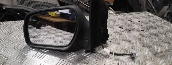 Ford Fusion Front door electric wing mirror 96a02709
