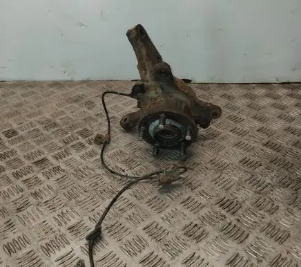 Subaru Impreza II Front wheel hub spindle knuckle