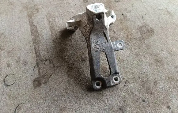 Audi Q5 SQ5 Engine mounting bracket 4G0199308H 00057325