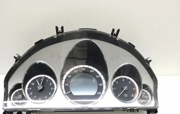 Mercedes-Benz E W212 Speedometer (instrument cluster) A2129001508 A2129014100 A2129026203