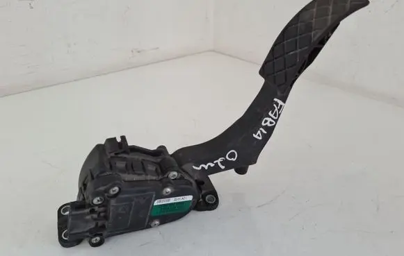 Skoda Fabia Mk1 (6Y) Accelerator throttle pedal 6Q1721503C