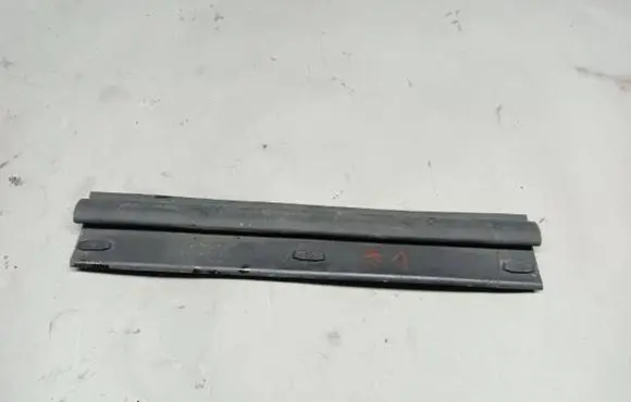 Audi A1 Engine compartment rubber 8X0823126