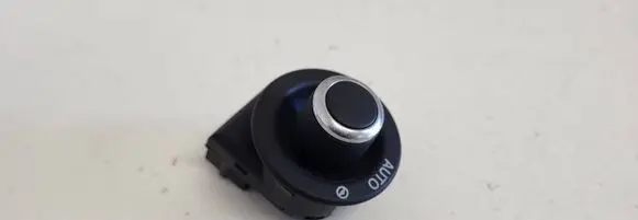 Jaguar XE Steering wheel adjustment switch FW936465AB 909785B 10126497