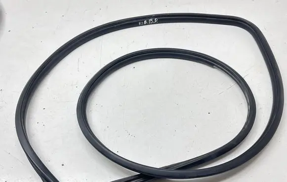 Toyota Highlander XU70 Front door rubber seal 