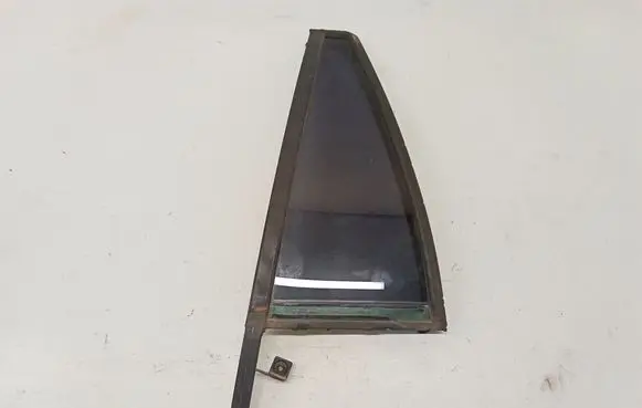Volvo XC90 Rear vent window glass 43R001582