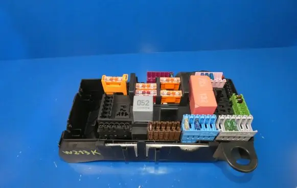 Mercedes-Benz E W213 Fuse module