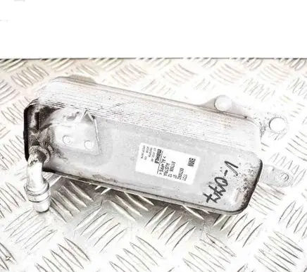 BMW 7 G11 G12 Engine oil radiator 8570062