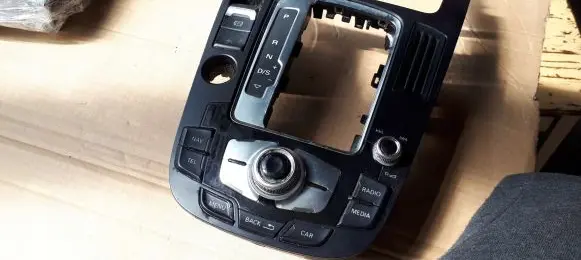 Audi Q5 SQ5 Head unit multimedia control 8T0919611L
