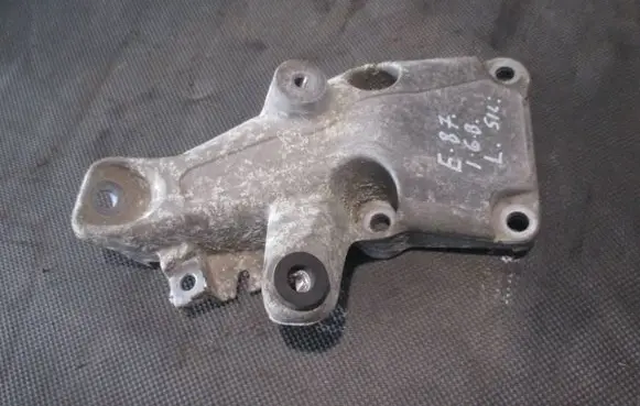 BMW 1 E81 E87 Engine mounting bracket 22116776529 221133 24168110