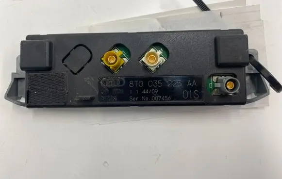 Audi A5 8T 8F Aerial antenna amplifier 8T0035225AA