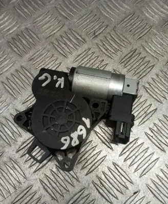 Mazda 3 I Rear door window regulator motor CM011750