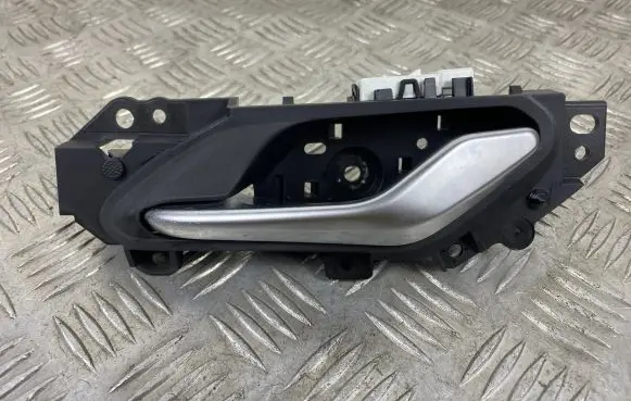 Jeep Grand Cherokee WL Front door interior handle 6PV27TRMAA