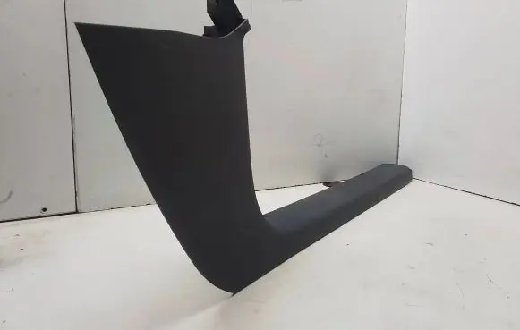 Front sill trim cover