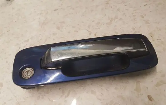 Nissan X-Trail T30 Front door exterior handle