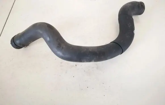 Volkswagen Touran I Engine coolant pipe/hose