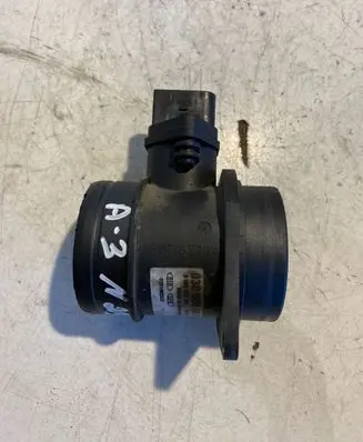 Audi A3 S3 8P Mass air flow meter 038906461BX 0986284109 0281002532
