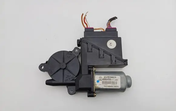 Volkswagen Polo IV 9N3 Front door window regulator motor 6Q2959802A