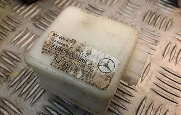 Mercedes-Benz C W202 Alarm control unit/module 2028204726 A2028204726