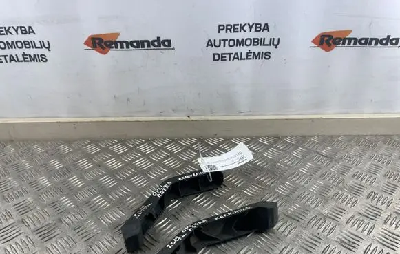 Opel Astra J Bumper support mounting bracket corner 236528514