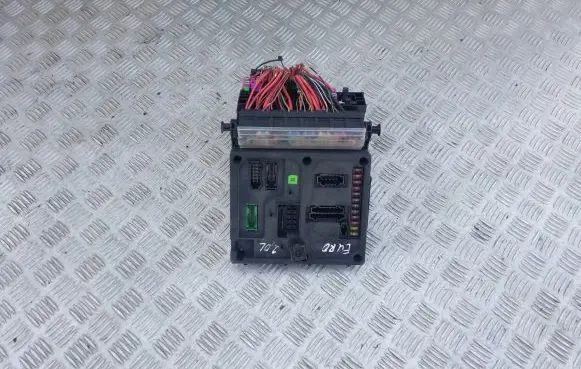 Volkswagen Sharan Fuse box set S108152001 X010961