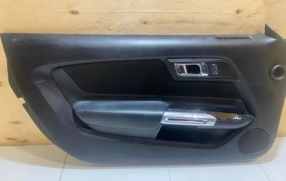 Ford Mustang VI Front door card panel trim FR3B6323943 6S7C9898 MZ300