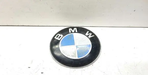 Manufacturer badge logo/emblem