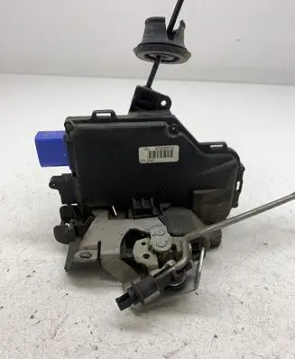 Audi A8 S8 D3 4E Rear door lock 4E0839015