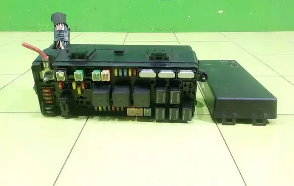 Chrysler 300 - 300C Fuse box set P04607558AD BEZPIECZNIKOW