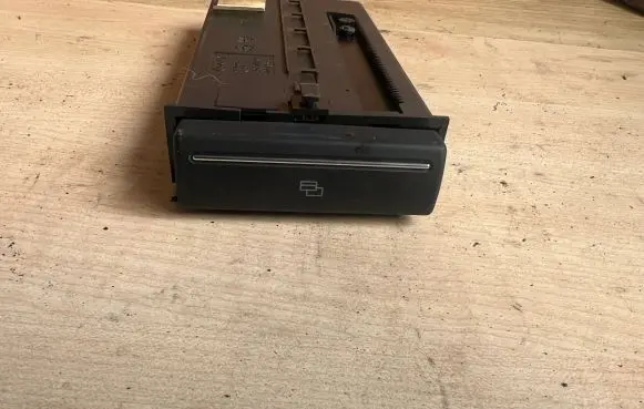 Audi A3 S3 8P Dashboard storage box/compartment 8P0941561