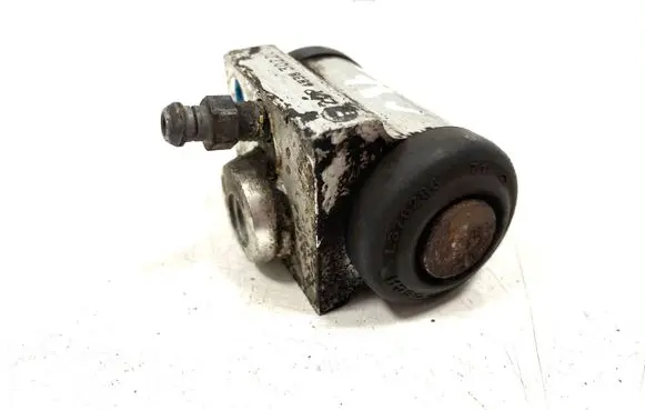 Peugeot 208 I Rear brake cylinder 48383022C L376286