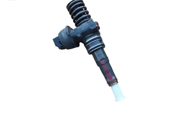 Volkswagen Touareg I Fuel injector 070130073N