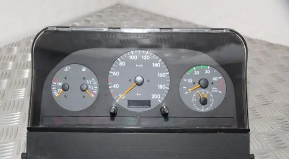 Volkswagen II LT Speedometer (instrument cluster) 2D0919860F