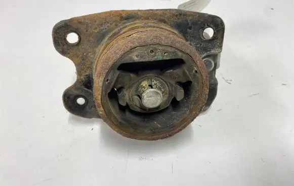 Opel Antara Engine mount bracket X04133