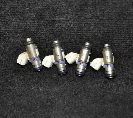 Volkswagen Polo V 6R Fuel injectors set 036031AH
