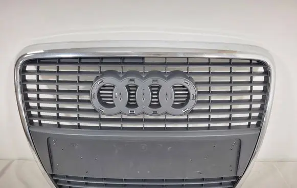 Audi A6 S6 C6 4F Front bumper upper radiator grill 4F0853651S
