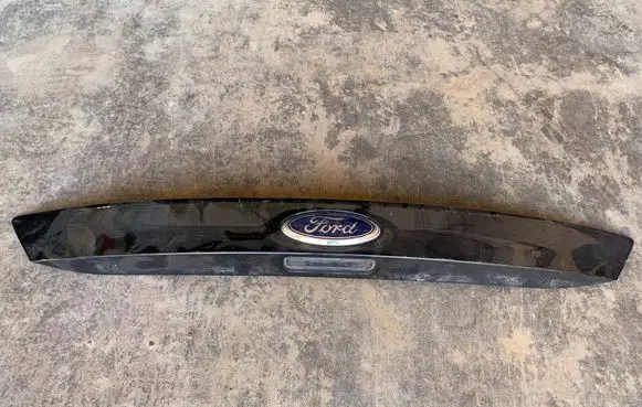 Ford Focus Tailgate trim BM51A43404AFW