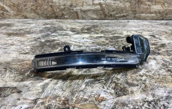 Jaguar XK - XKR Mirror indicator light 9X2313B381AA