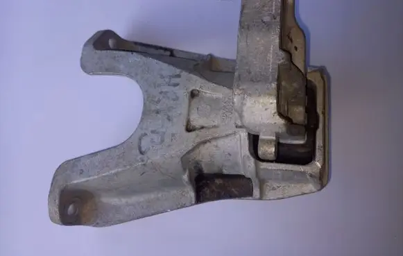 Honda HR-V Engine mounting bracket