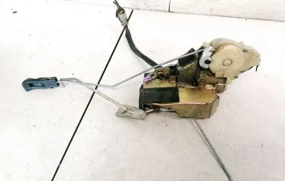 Honda CR-V Front door lock