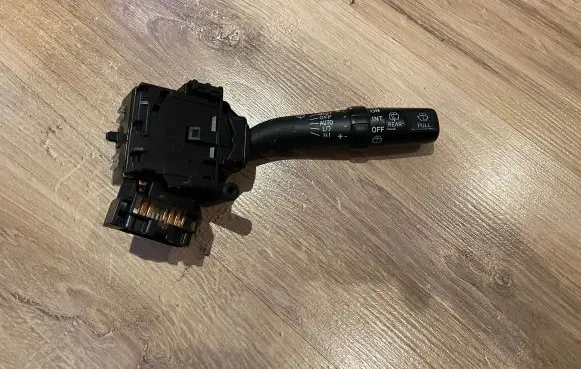 Toyota Corolla Verso AR10 Wiper control stalk 173654LH