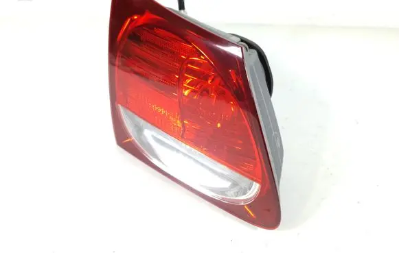 Tailgate rear/tail lights
