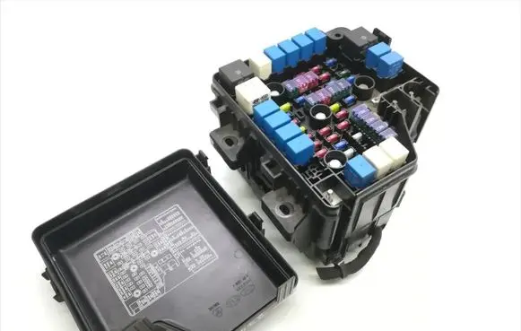 Hyundai Santa Fe Fuse module