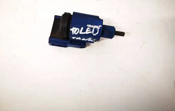 Volkswagen Golf IV Brake pedal sensor switch 1J0927189 1J0927189E