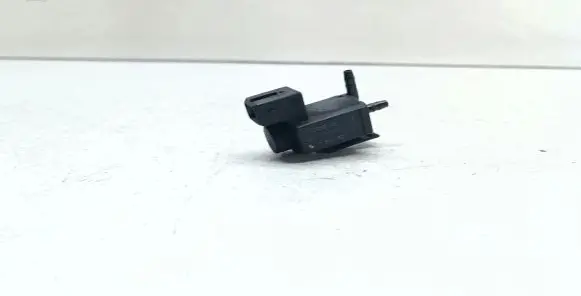 BMW X1 E84 Vacuum valve 7810831 70231800